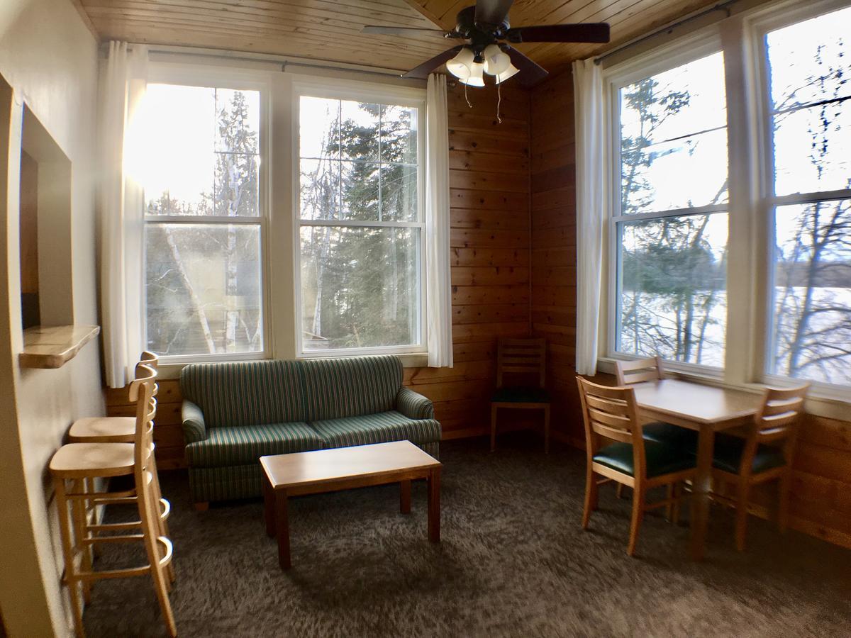 Hanging Horn Lakeside Resort Moose Lake Exterior photo