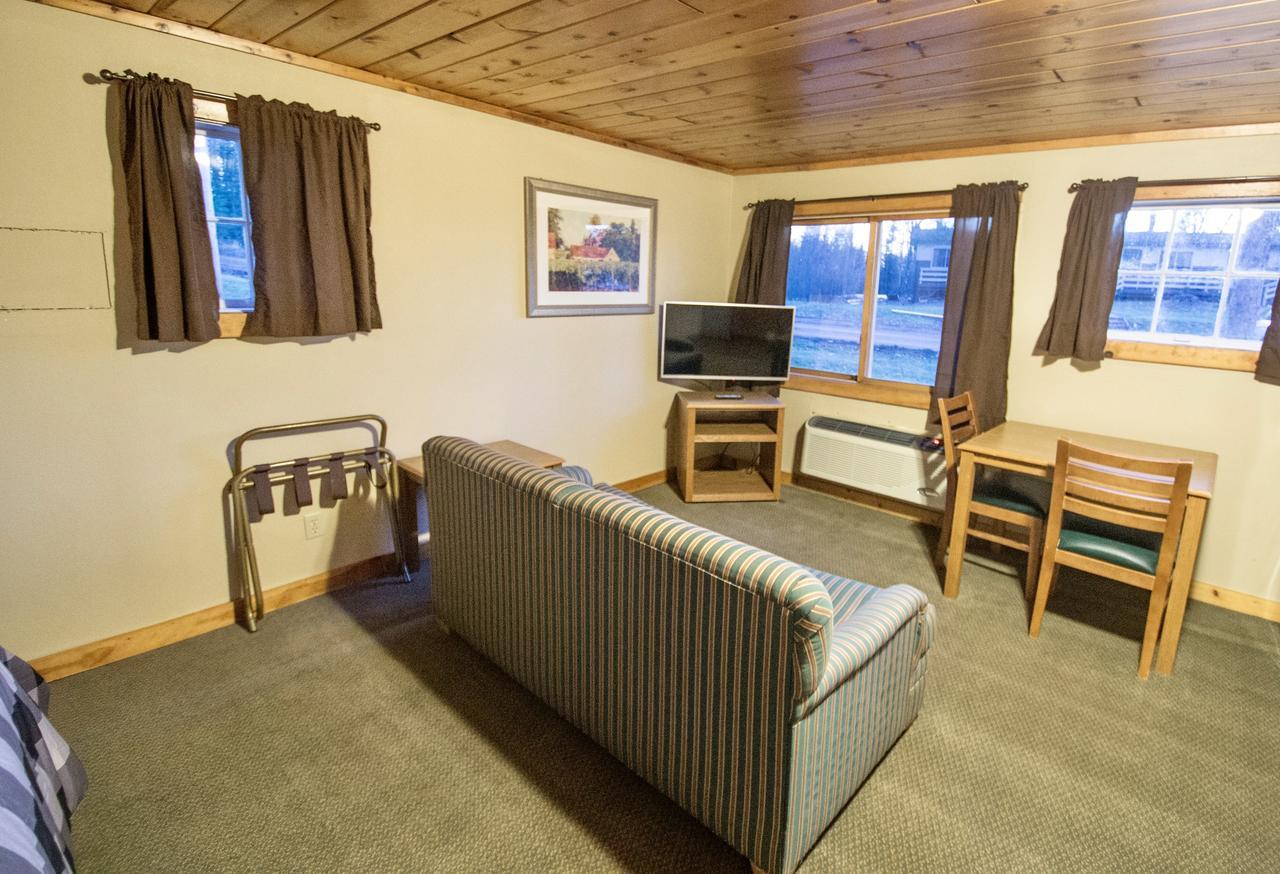 Hanging Horn Lakeside Resort Moose Lake Exterior photo